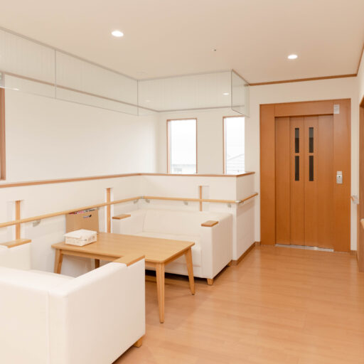 株式会社クローバー「シニアホームみさか」の居室・設備：福島県白河市-介護-シニアホームみさか-エレベーター