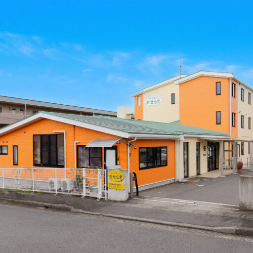 株式会社クローバー「シニアホームせせらぎ」の居室・設備：福島県須賀川市-介護-シニアホームせせらぎ-建物外観