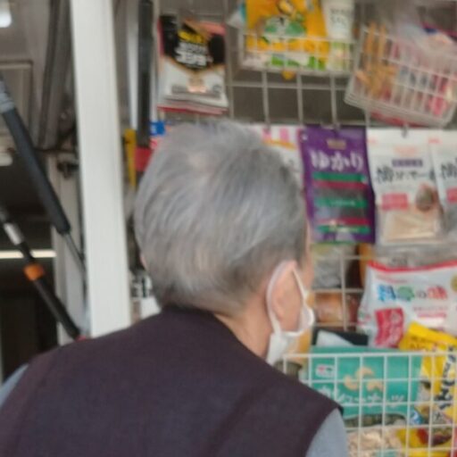 福島県の介護施設の移動販売の様子です