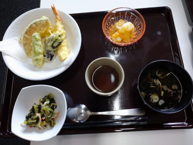 福島県介護施設の行事の流しそうめん