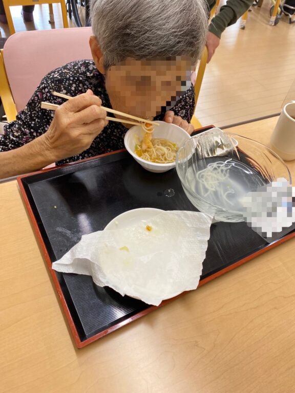 食べている様子