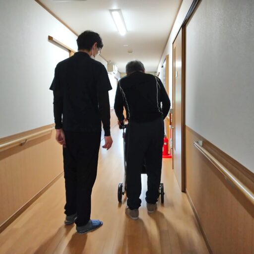 福島県介護施設リハビリの様子