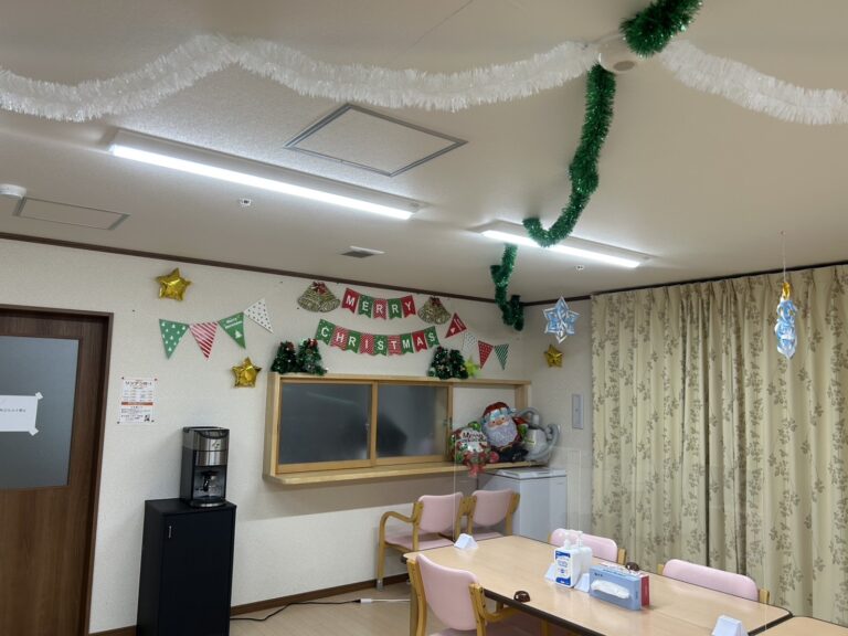 食堂のクリスマス飾り